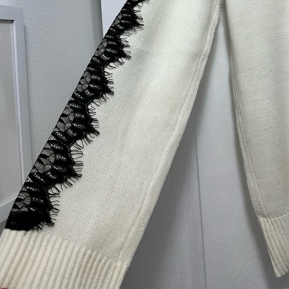 BCBG Sweater With Lace - Picture 4 of 5